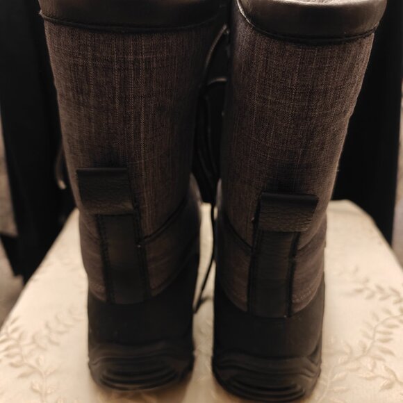 UGG Adirondack II Boot 9.5 - Picture 4 of 6